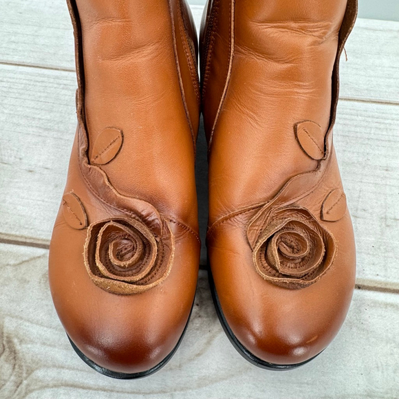 Camel Brown Leather Retro Flower Ankle Boots Low Heel Faux Fur Lined Comfy Boho - Picture 4 of 10